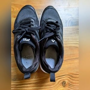 Women's Fila tennis shoes